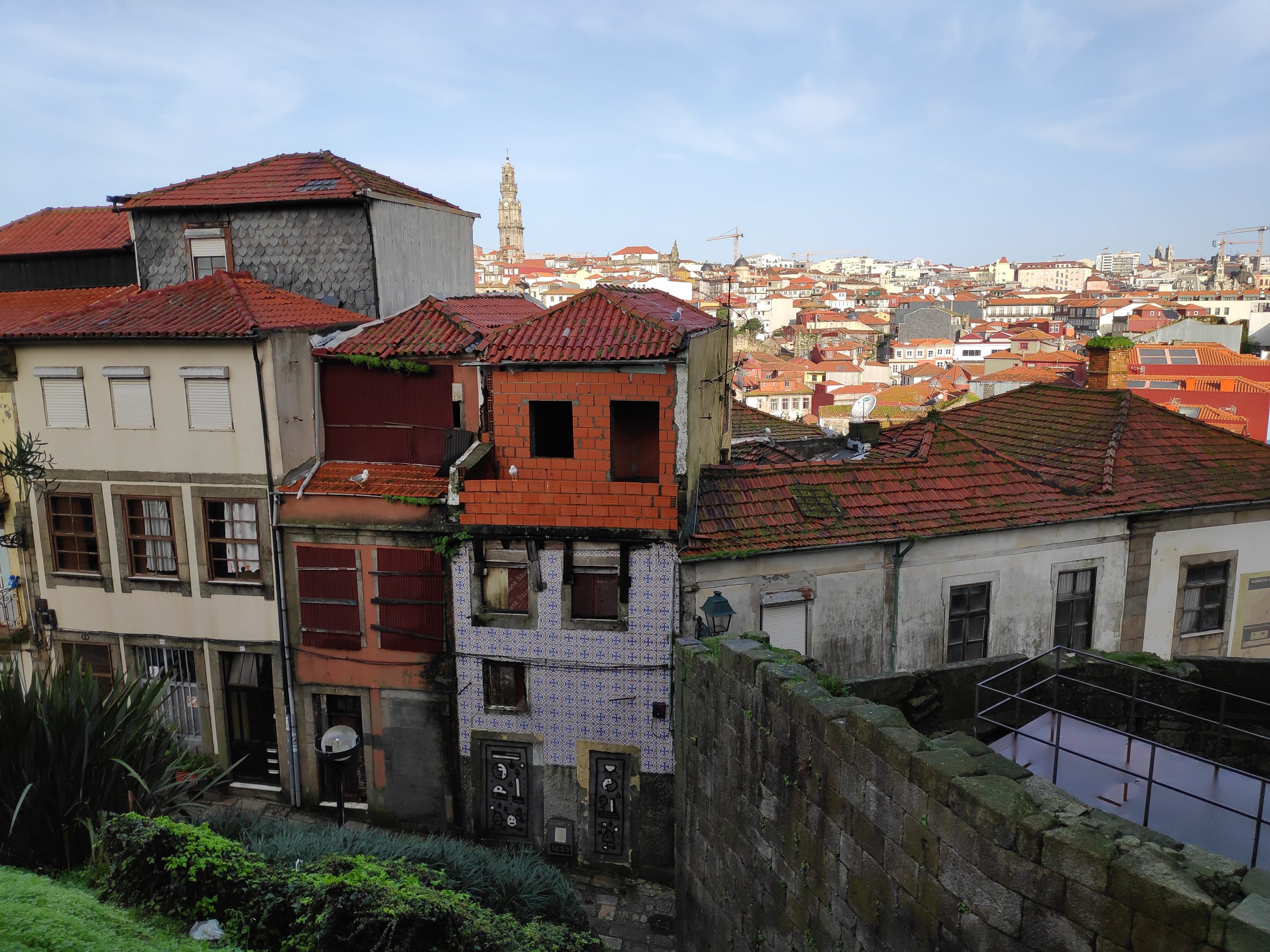 Interesting building desings in Porto. Not quite sure, how safe it is at the top.