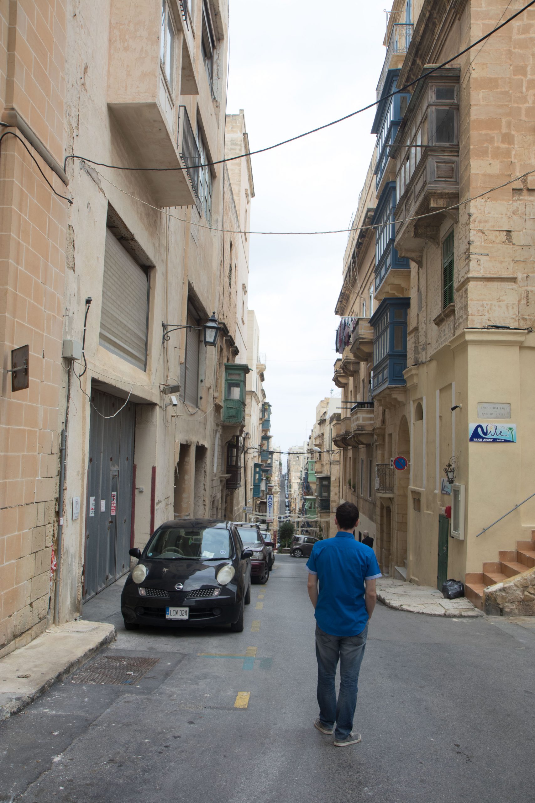 I'm not sure, why anyone would want to drive a car through these narrow streets.