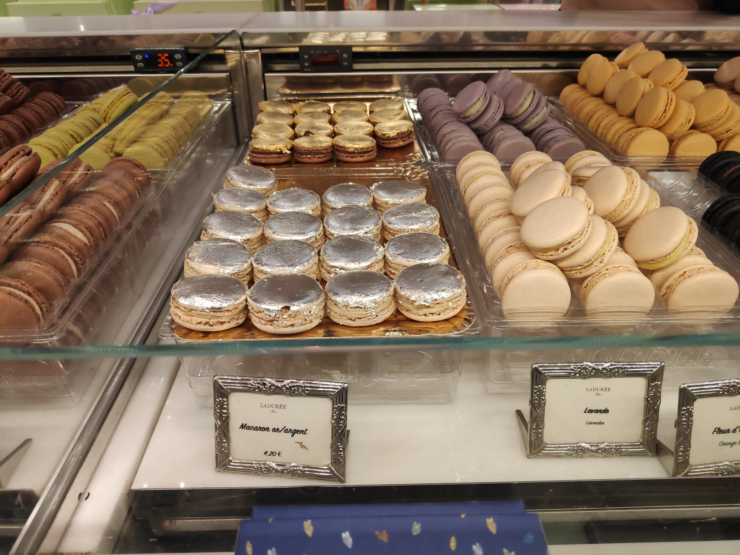 The famous macarons, thats 4.5€ for 1 cookie. :O